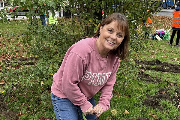 Cllr Kirsty Hewens Digging